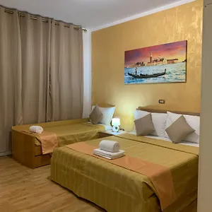 https://villa-house.hotelslidodijesolo.com