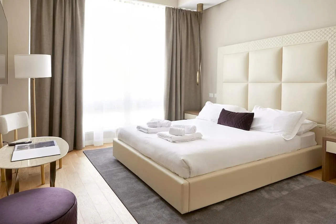 アパート Prestige Boutique Aparthotel -Piazza Duomo ミラノ