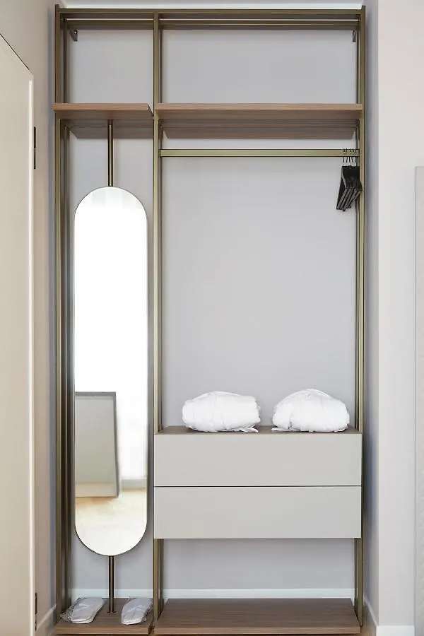 Prestige Boutique Aparthotel -Piazza Duomo ミラノ 0*,  イタリア