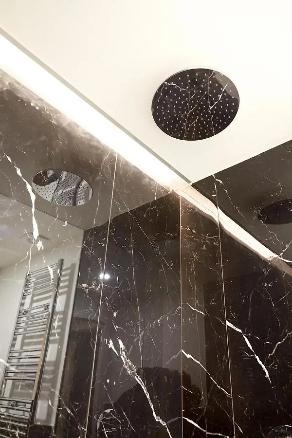 Prestige Boutique Aparthotel -Piazza Duomo ミラノ イタリア