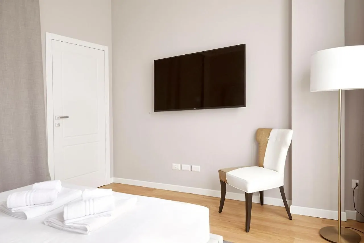 Prestige Boutique Aparthotel -Piazza Duomo ミラノ アパート