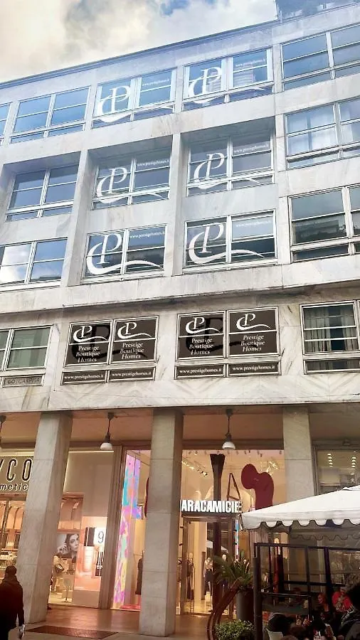 Prestige Boutique Aparthotel -Piazza Duomo ミラノ イタリア