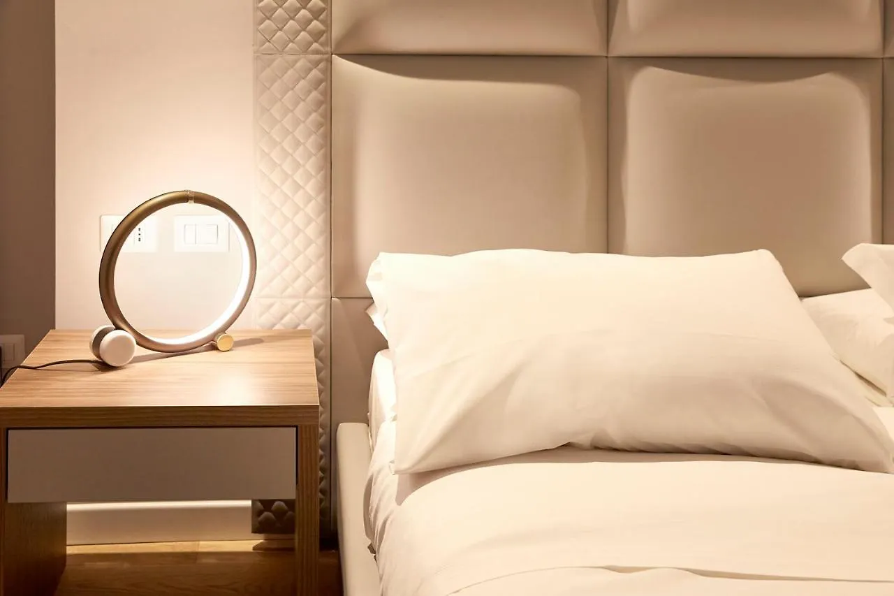 Daire Prestige Boutique Aparthotel -Piazza Duomo Milano